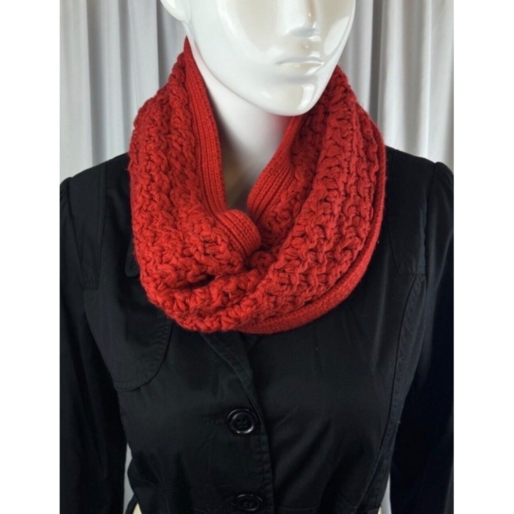 Ann Taylor Loft Knit Infinity Scarf Red Textured Neck Wrap Cold Weather 66-46